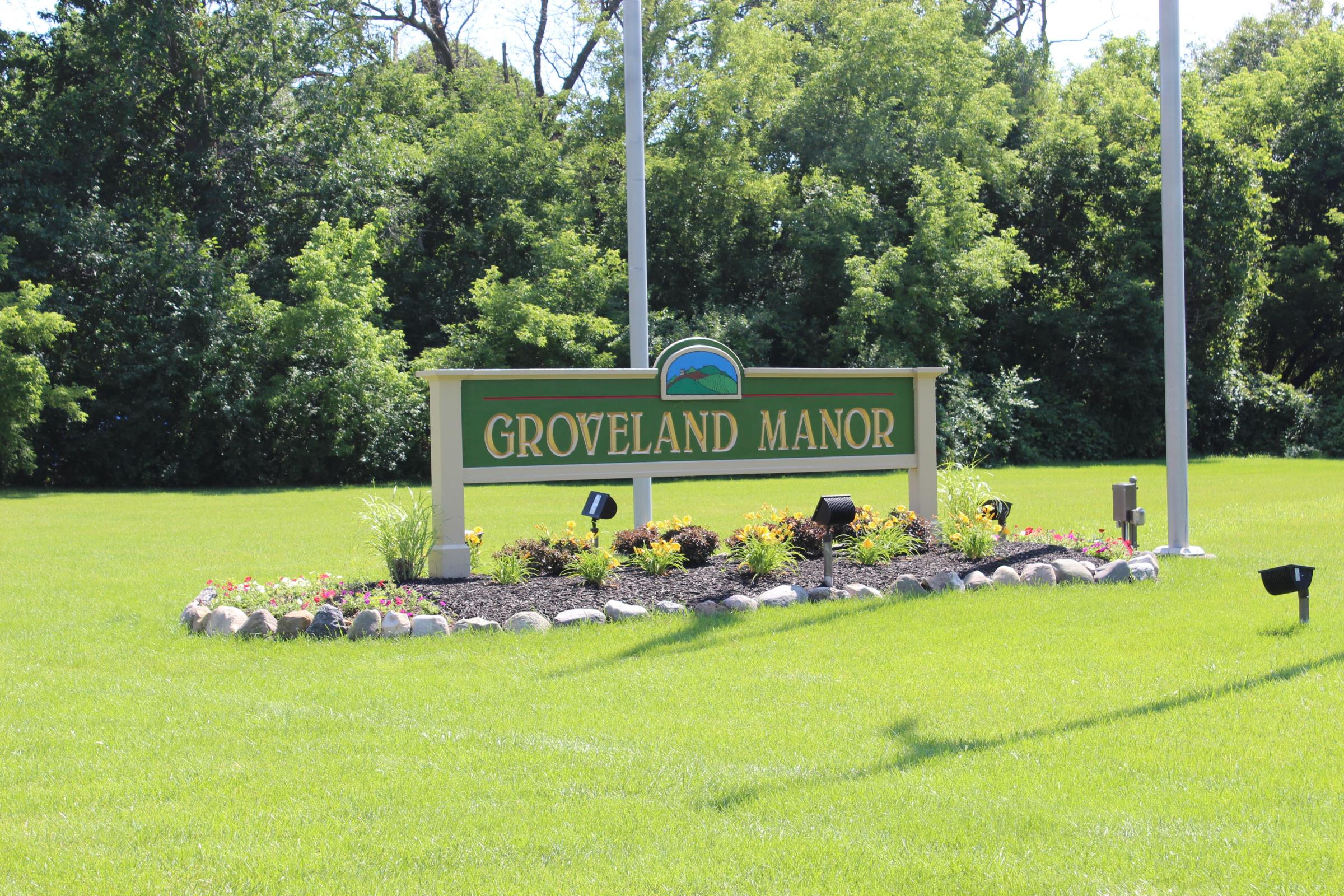Groveland Manor