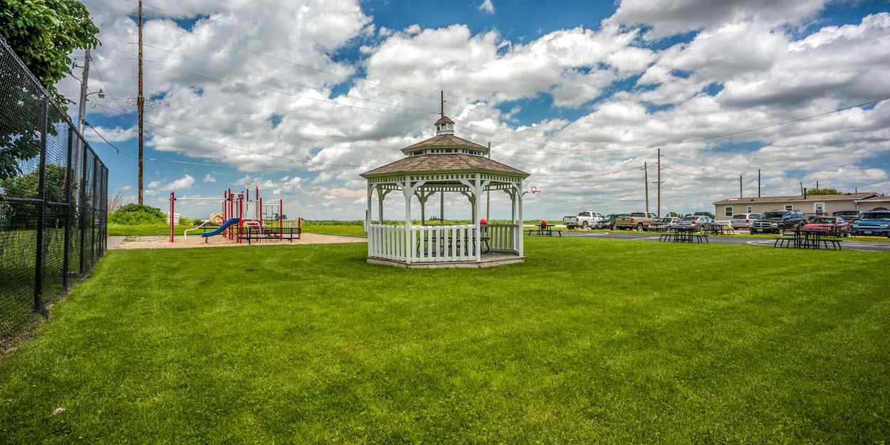 Lakewood Estates (IA)