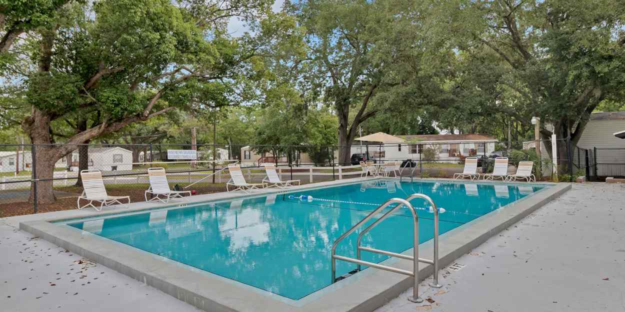 Woodland Estates (FL)